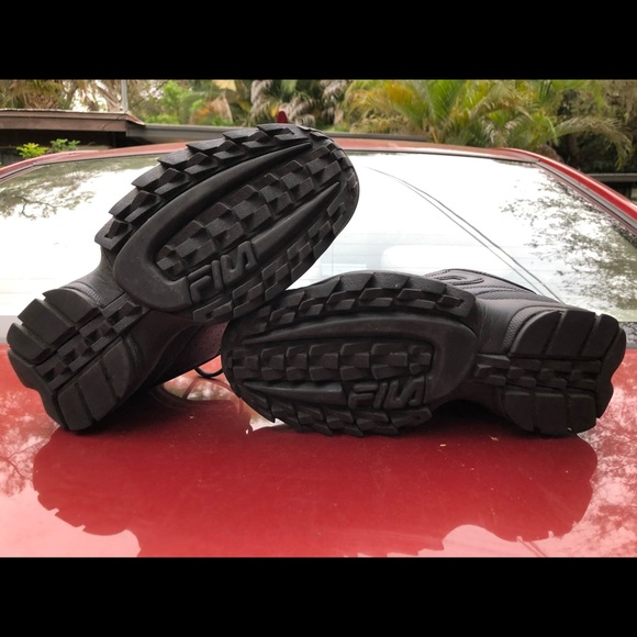 ALL BLACK CHUNKY FILAS - Picture 2 of 2